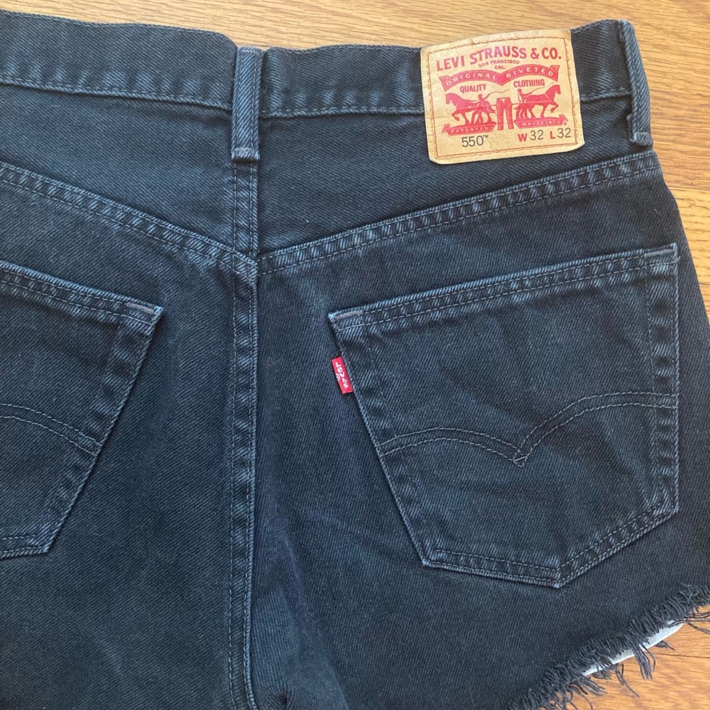 LEVI’S black denim cutoff shorts - Picture 3 of 10